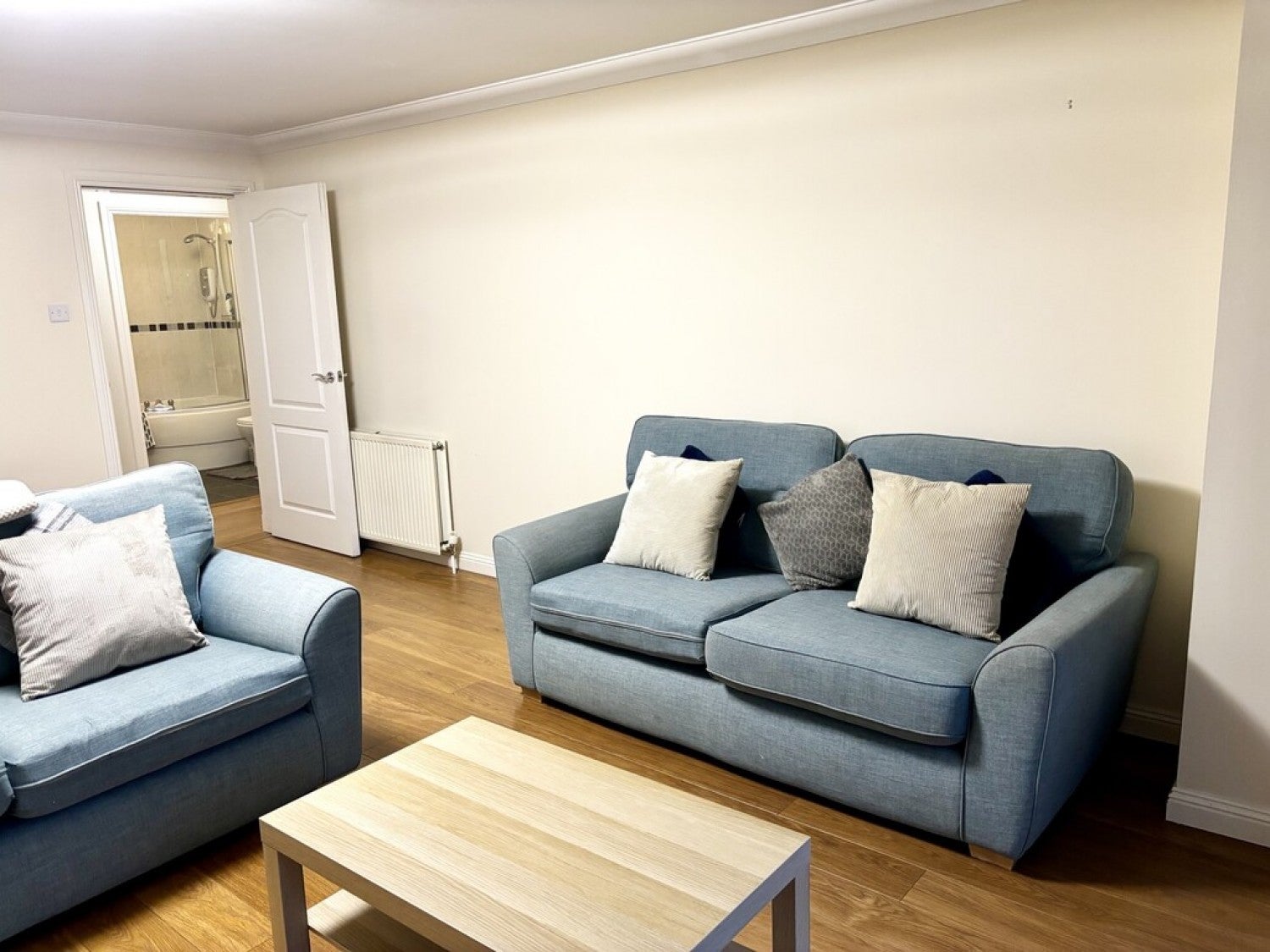 Flat Churchill Drive in Glasgow