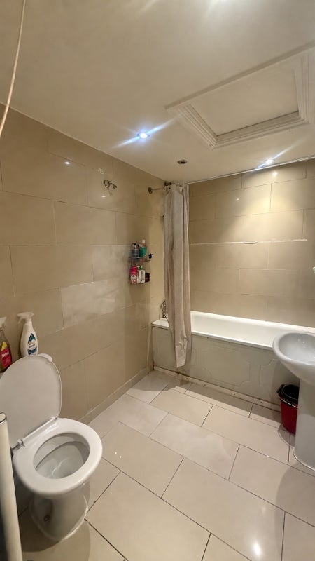 Room West Arbour Street in Greater London