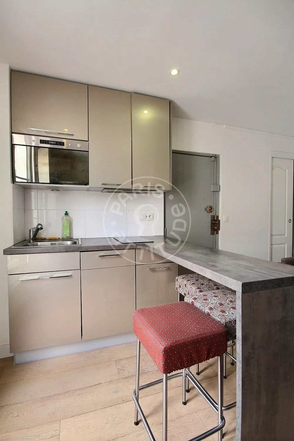 Flat Rue du Commerce in Paris