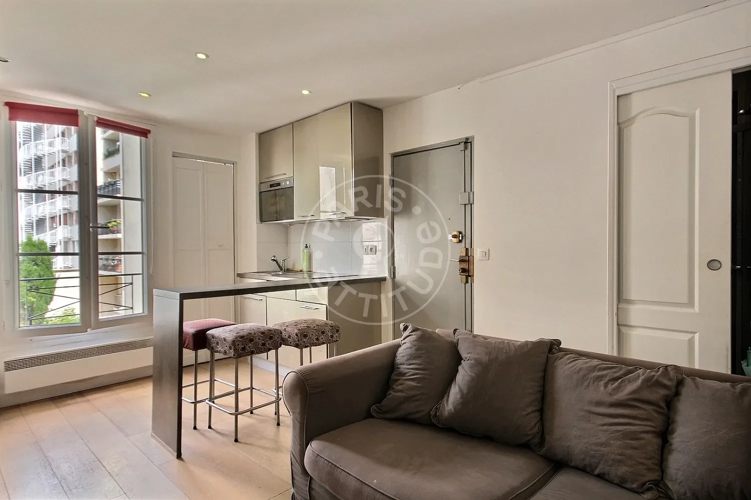 Flat Rue du Commerce in Paris