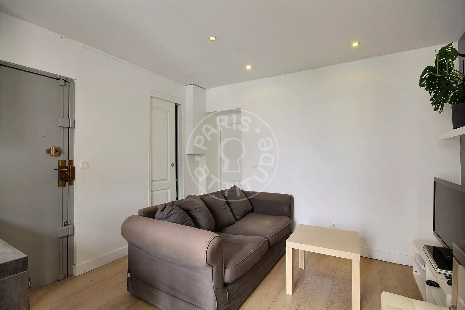 Flat Rue du Commerce in Paris