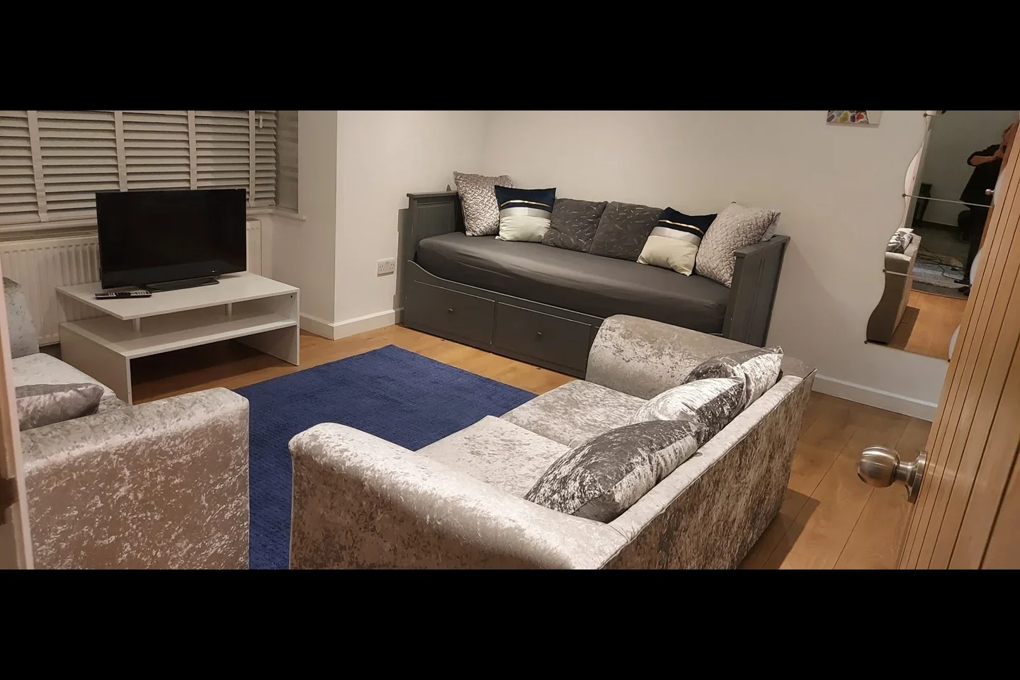 Room Hartfield Crescent in Greater London