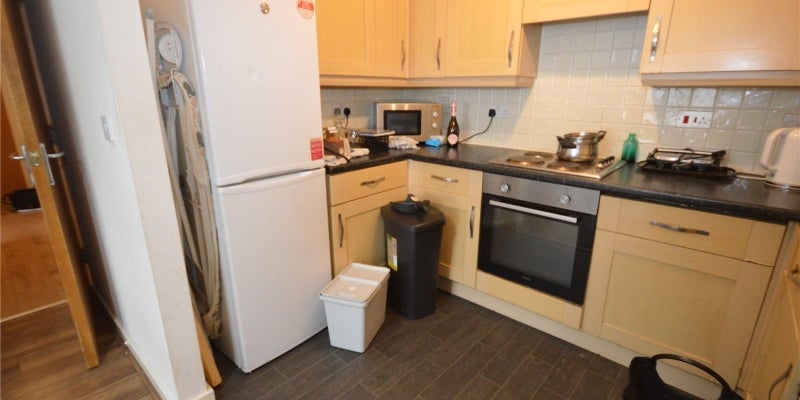 Flat Halewood Road in Liverpool