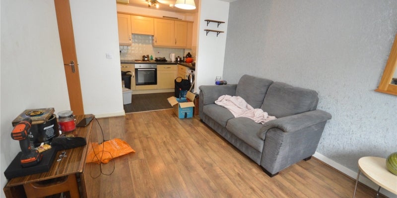 Flat Halewood Road in Liverpool