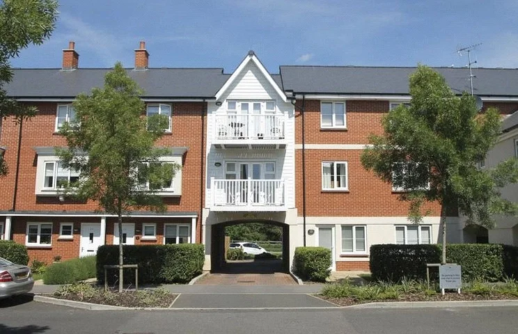 Flat Sierra Road in High Wycombe Community Board