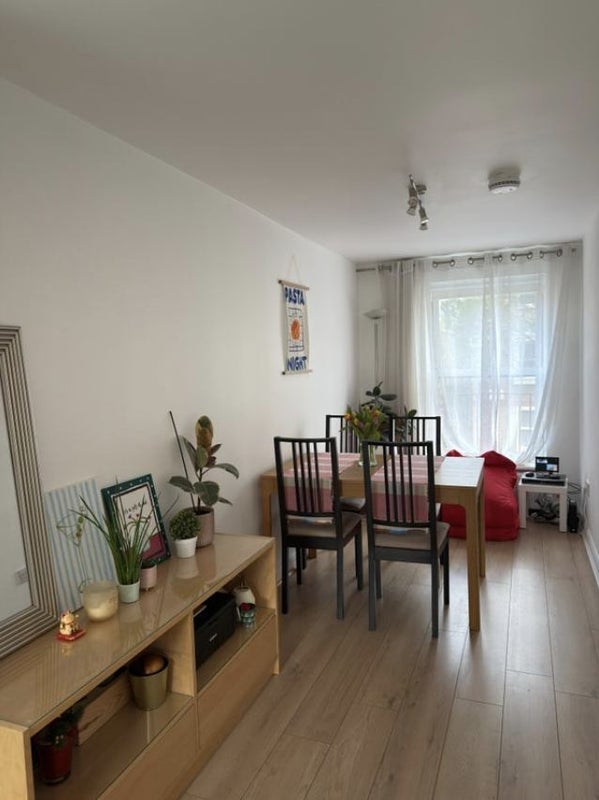 Room Barker Drive in Greater London