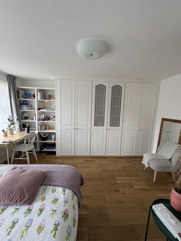 Room Barker Drive in Greater London