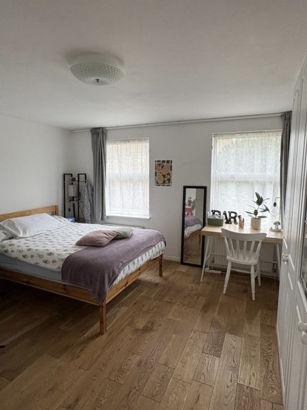 Room Barker Drive in Greater London