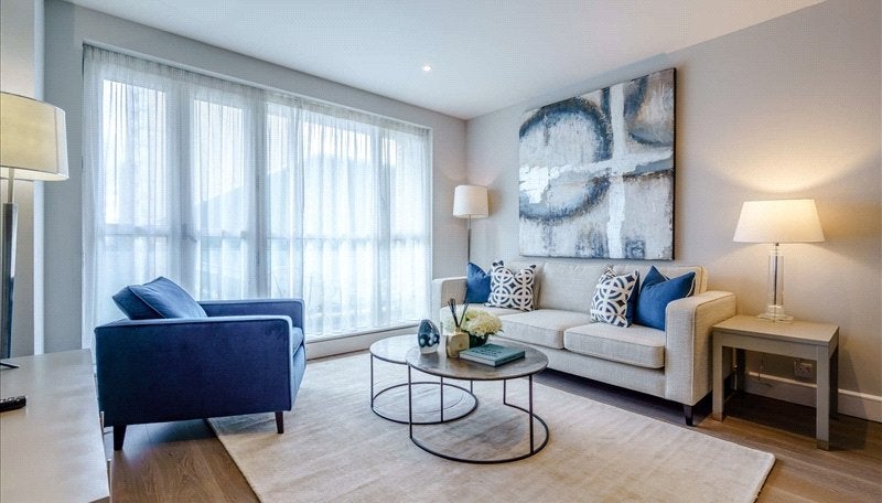 Flat Westferry Circus in Greater London