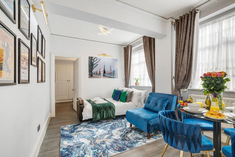 Flat Westbourne Terrace in City of Westminster