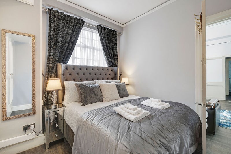 Flat Westbourne Terrace in City of Westminster