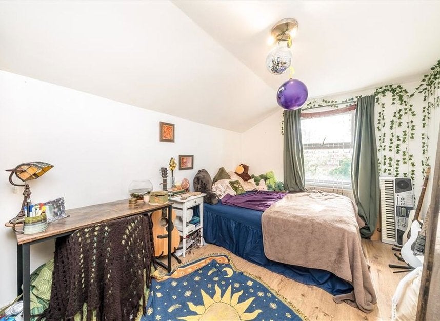 Flat Shardeloes Road in Greater London