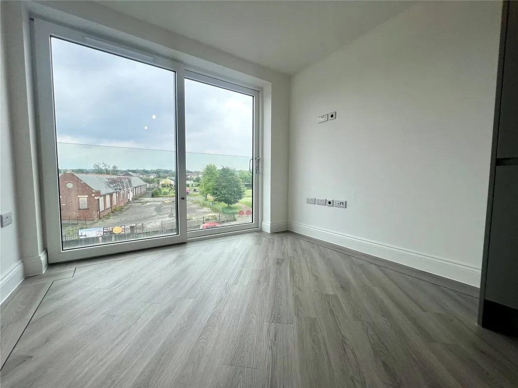 Flat Wimborne Road in Poole