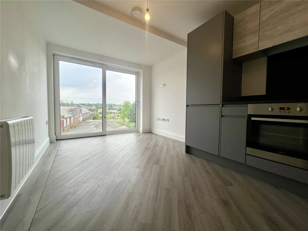 Flat Wimborne Road in Poole