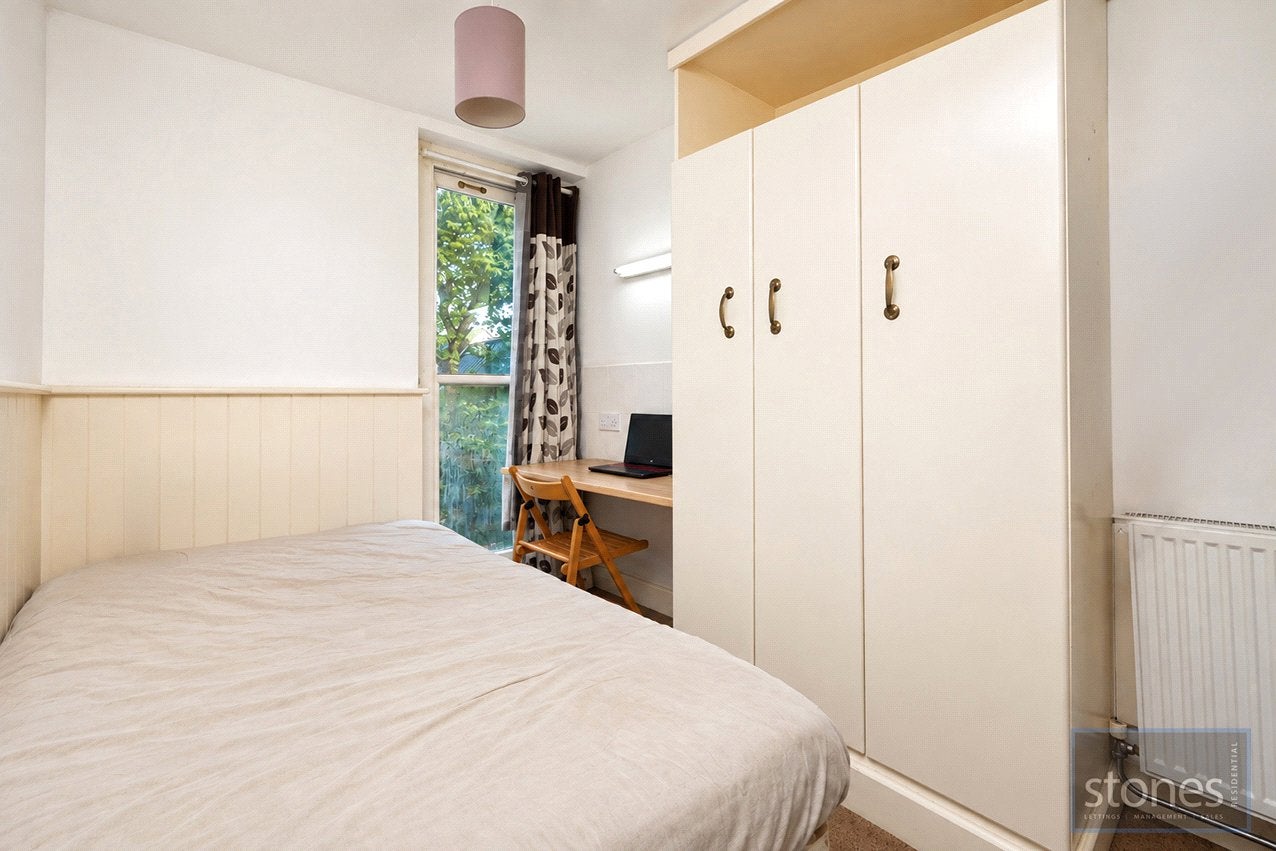 Flat Fellows Road in Greater London
