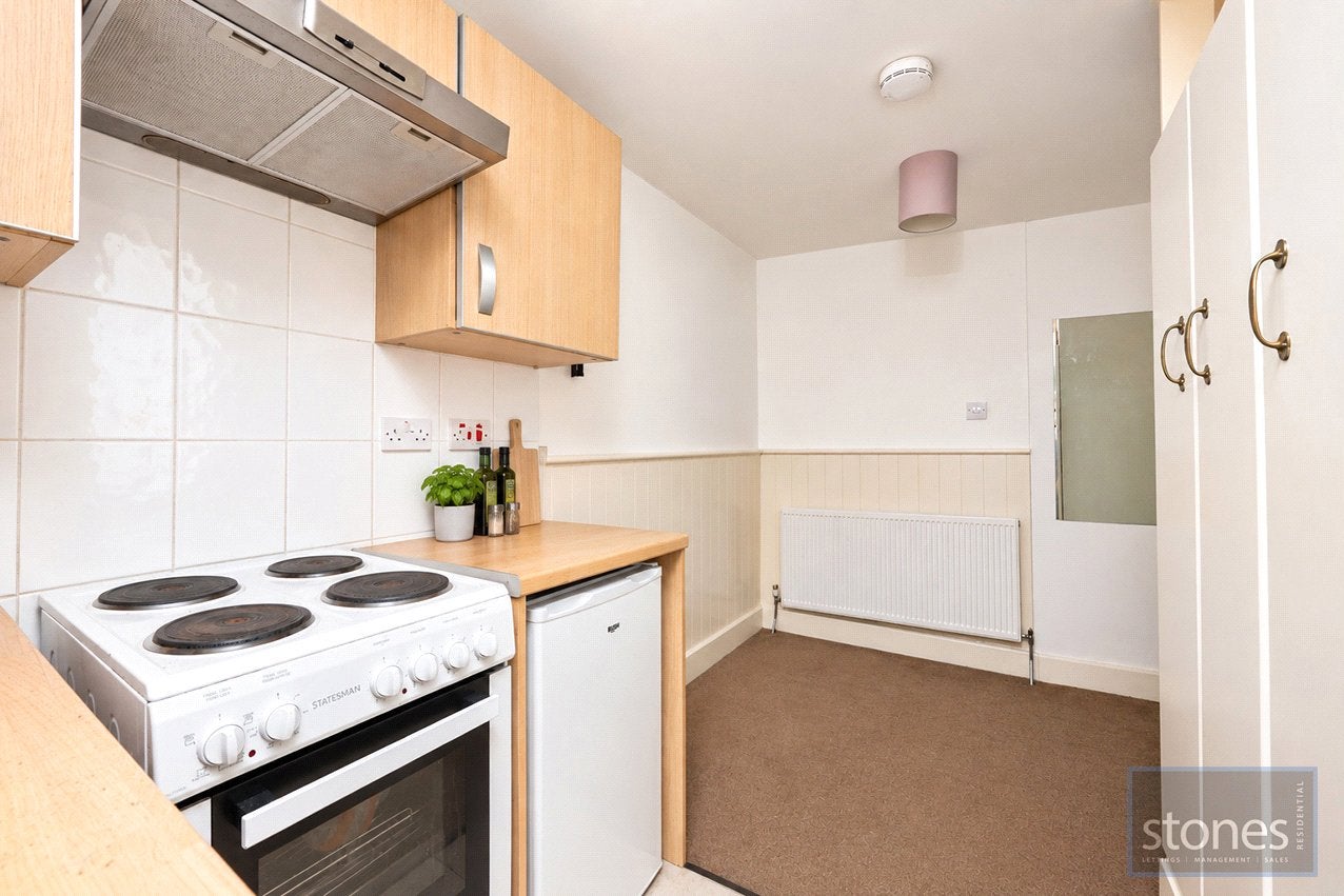 Flat Fellows Road in Greater London