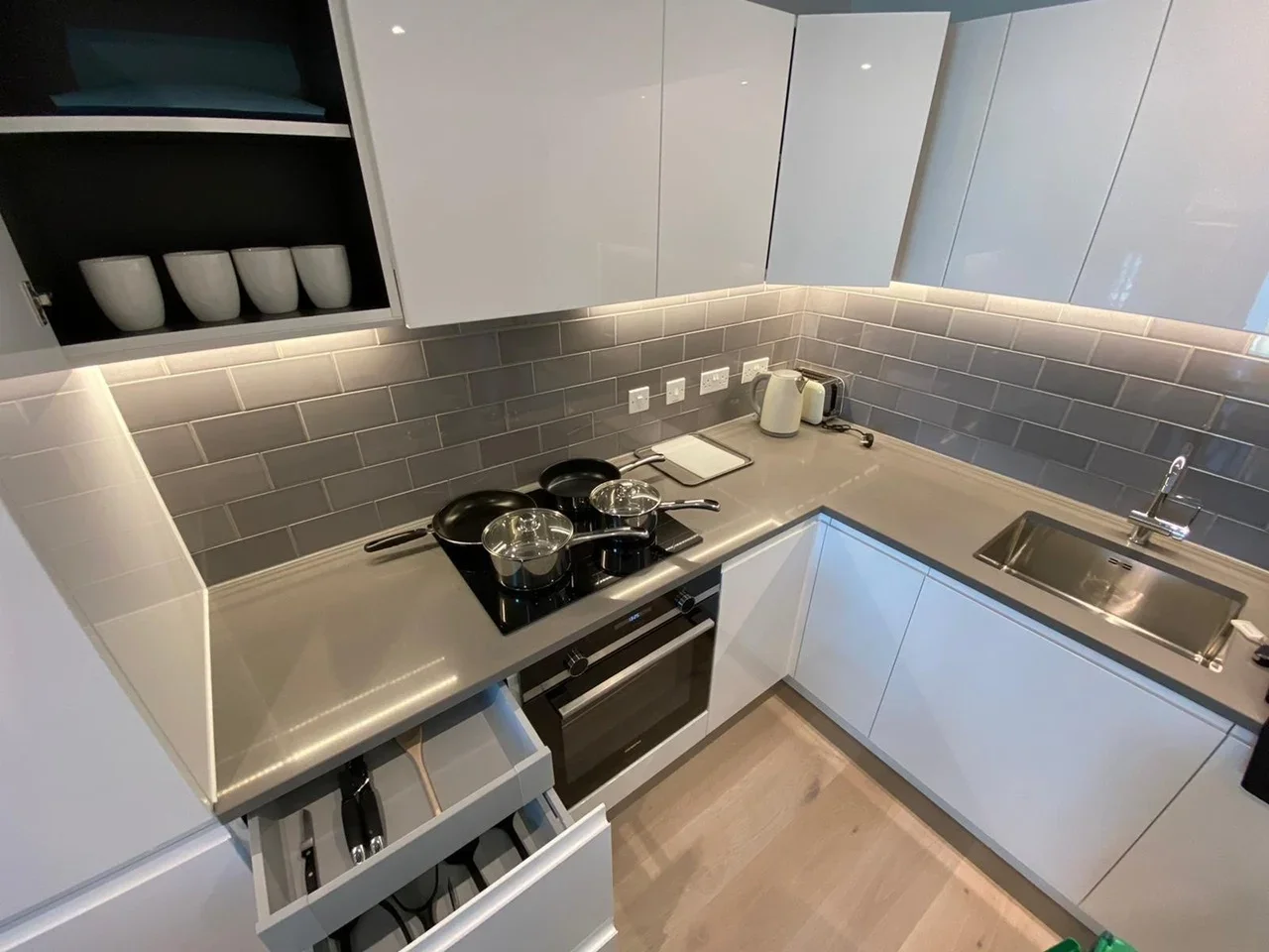 Flat Riverside Walk in Greater London