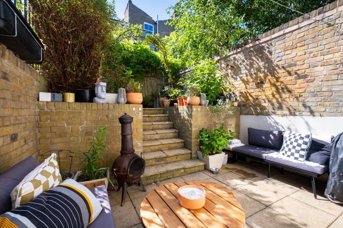 Flat Redwood Mews in Greater London