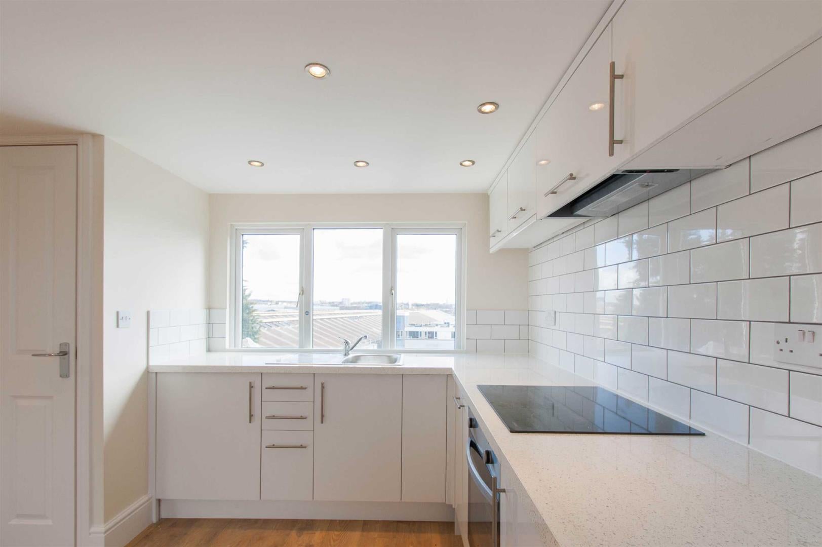 Flat Wells House Road in Greater London