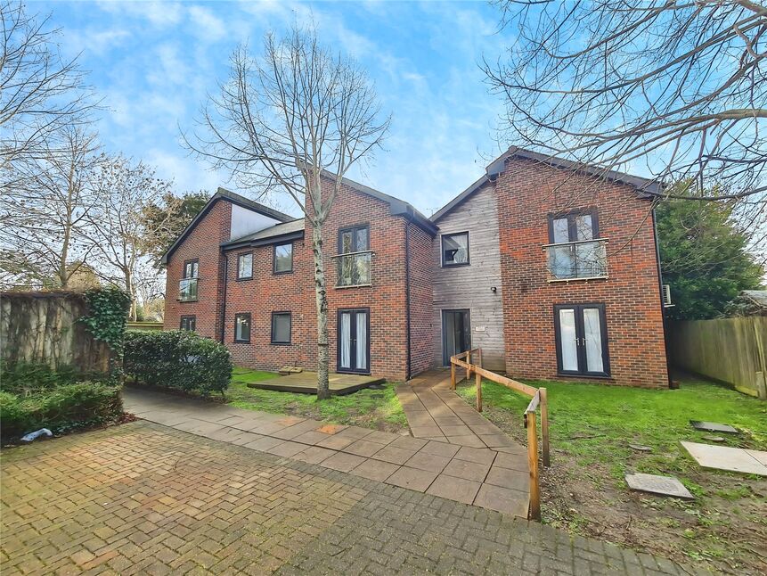 Flat Waterloo Road in Southampton