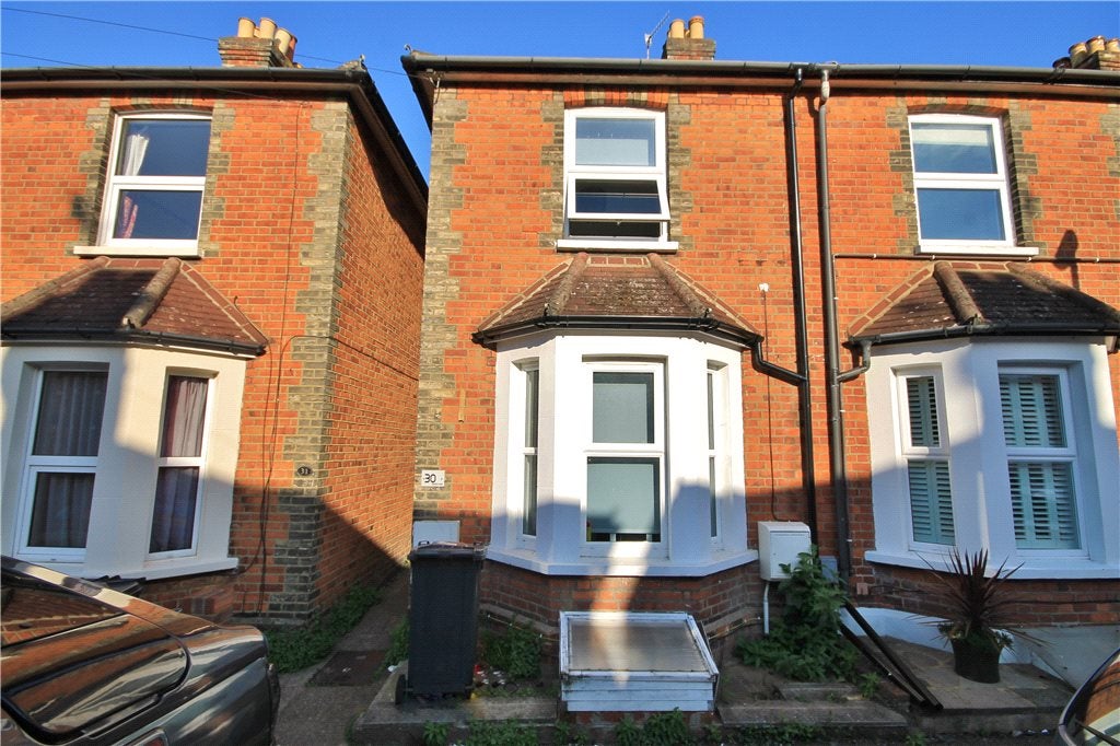 Flat Acacia Road in Guildford