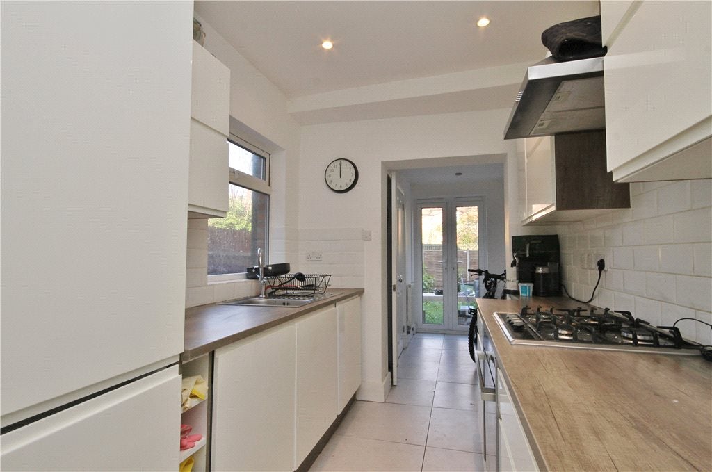 Flat Acacia Road in Guildford
