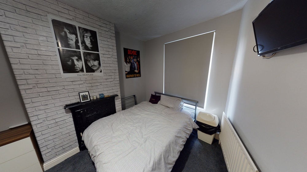 Flat Headingley Avenue in Leeds