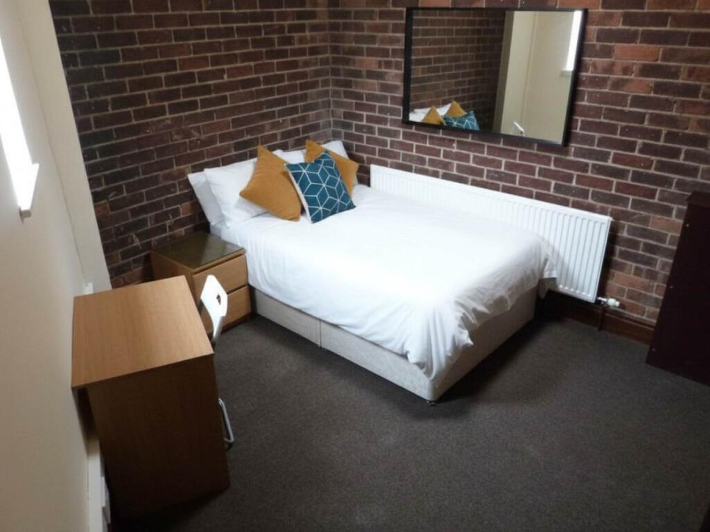 Room Knowsley Road in West Lancashire