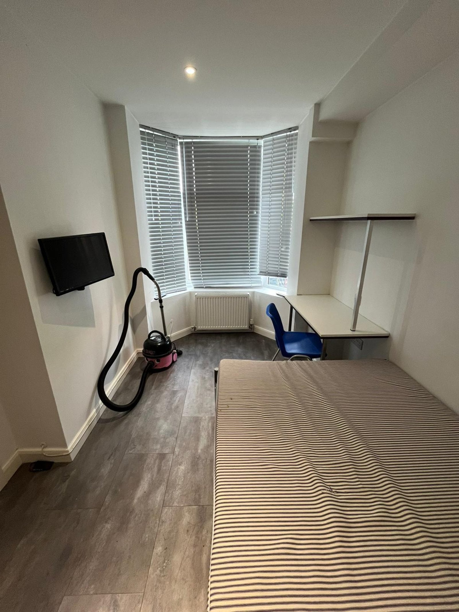 Room Leek Road in Stoke-on-Trent