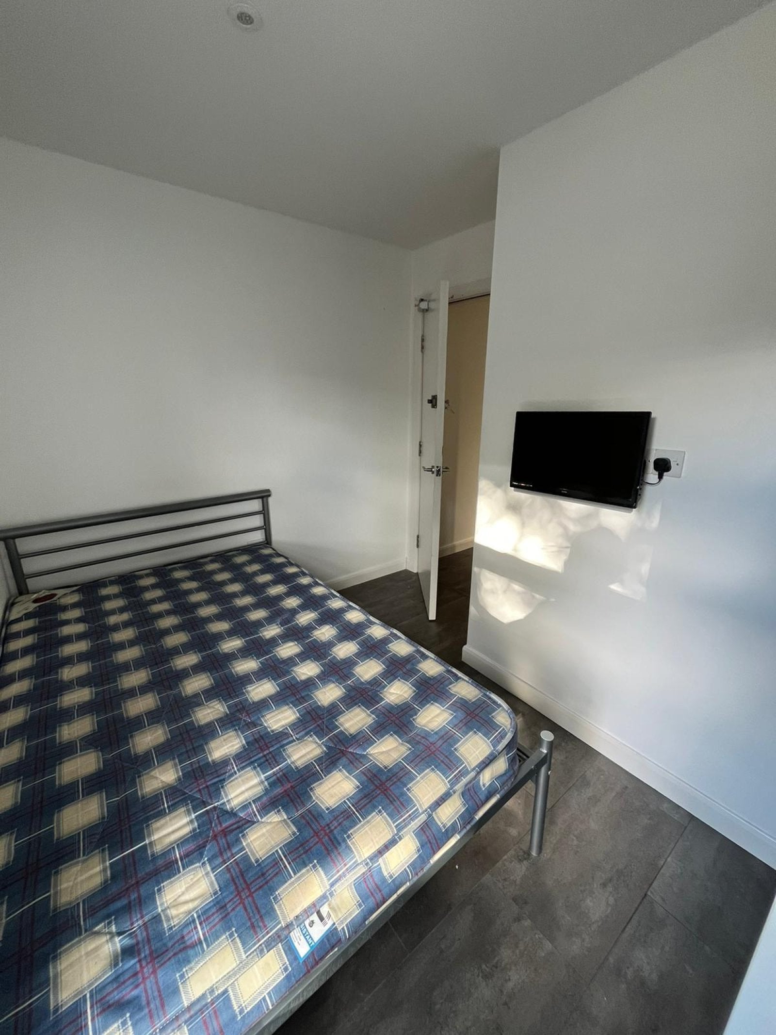 Room Leek Road in Stoke-on-Trent