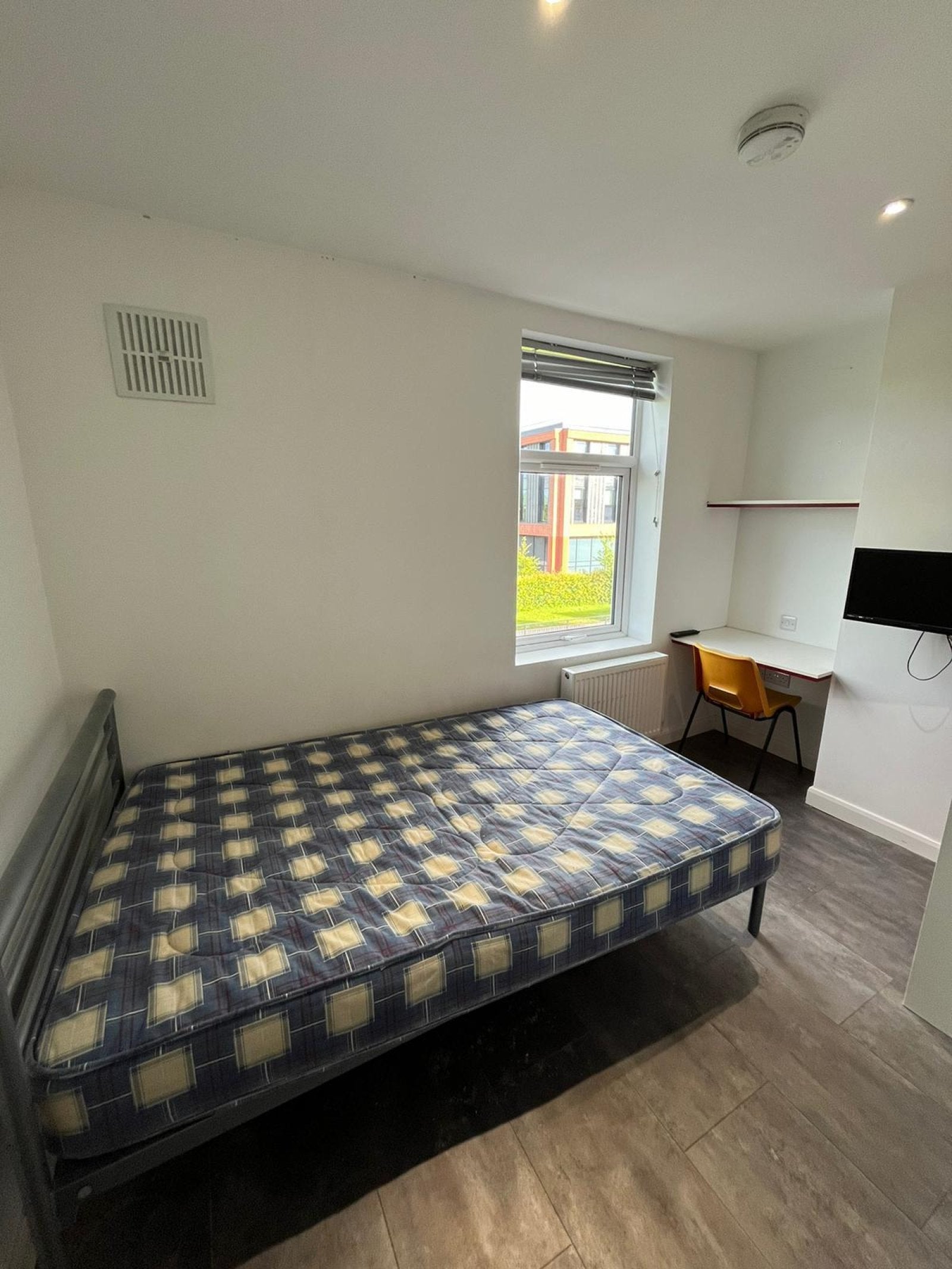 Room Leek Road in Stoke-on-Trent