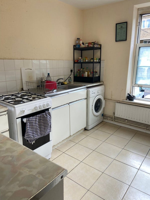 Room Hollybush Gardens in Greater London