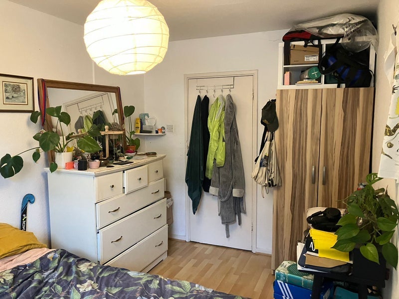 Room Hollybush Gardens in Greater London