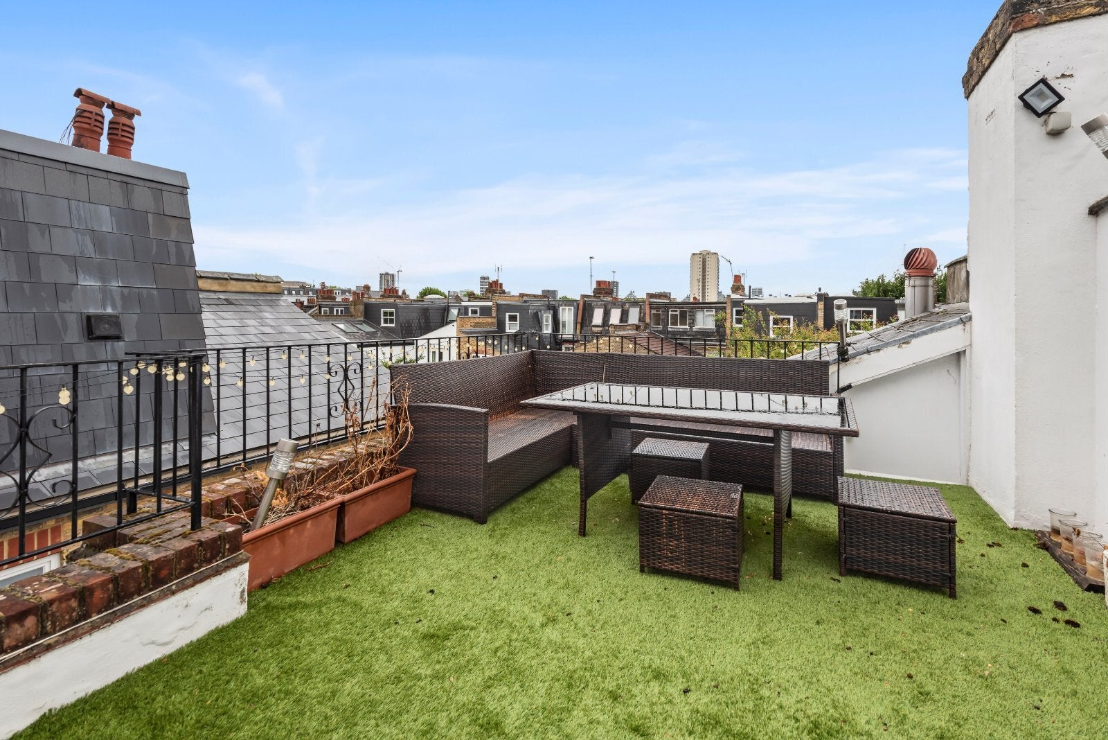 Flat Clancarty Road in Greater London