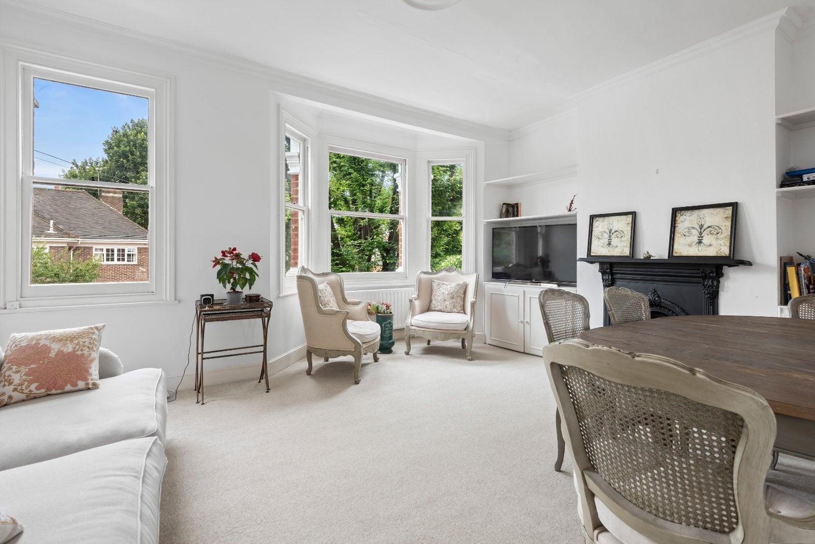 Flat Clancarty Road in Greater London