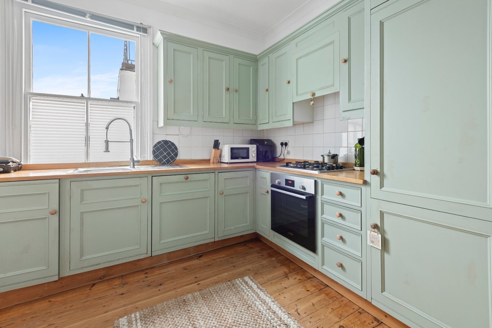 Flat Clancarty Road in Greater London