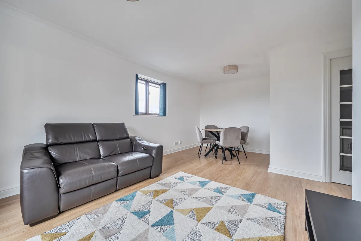 Flat Ludlow Road in Maidenhead