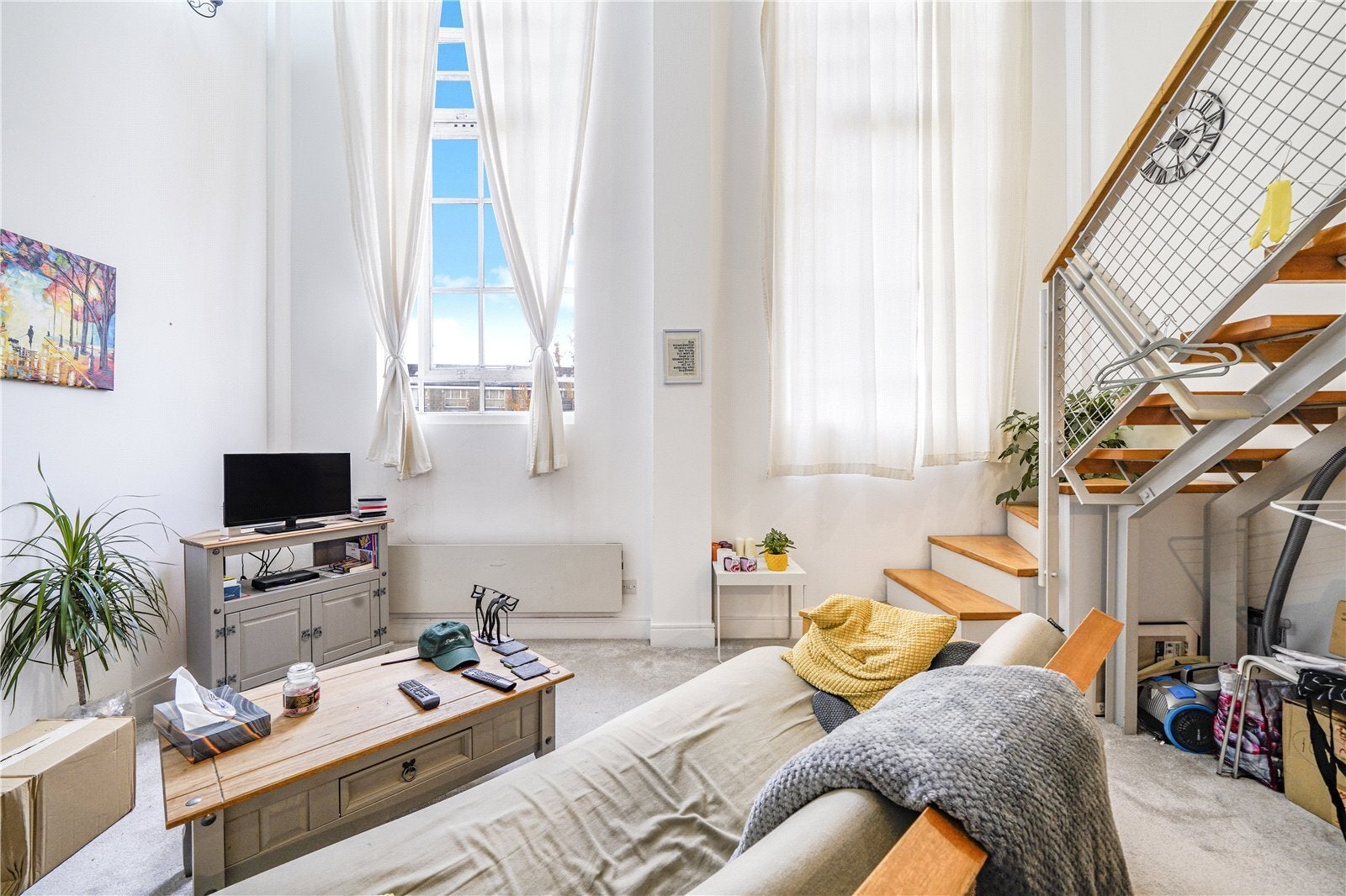 Flat Manor Gardens in Greater London