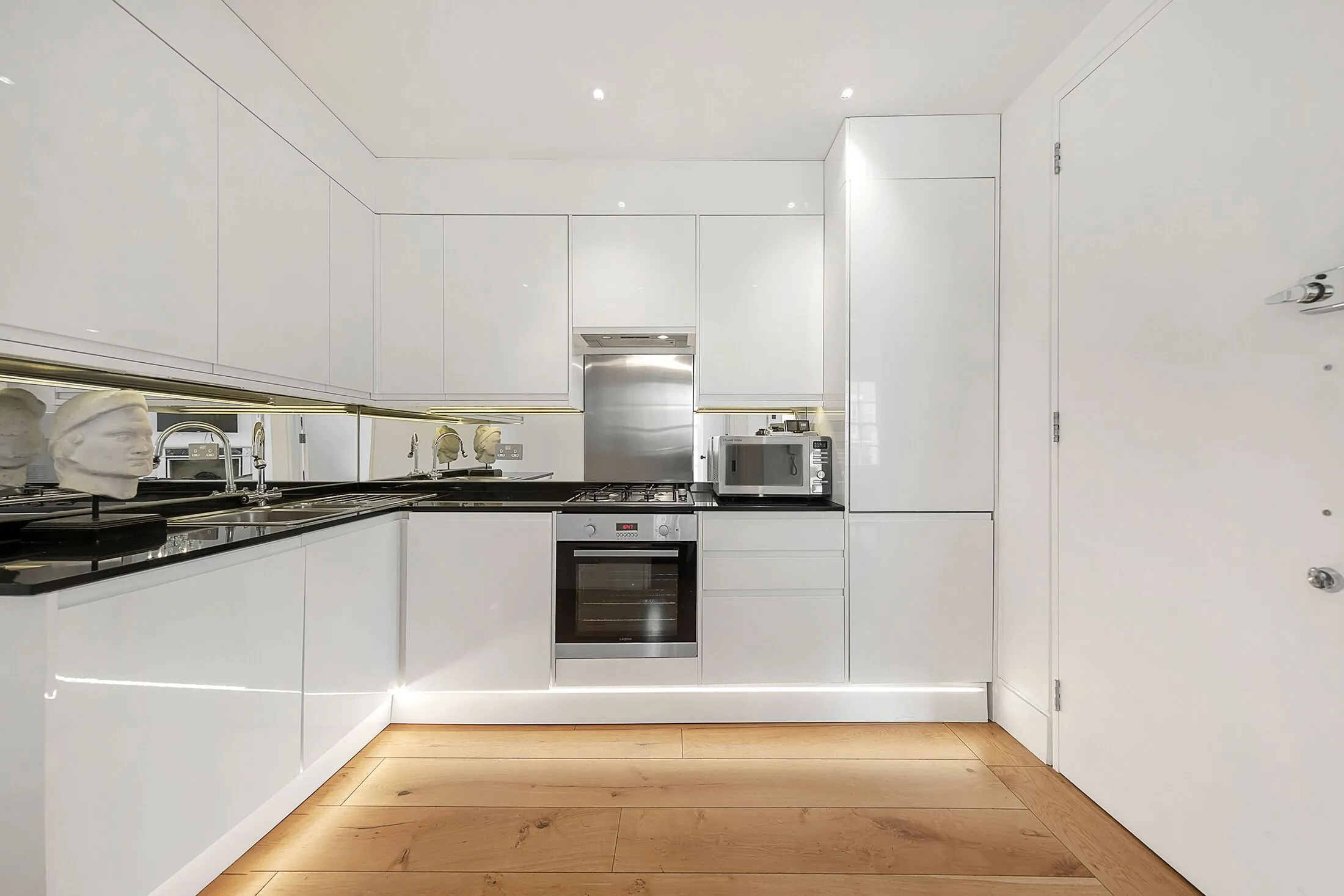 Flat Lillie Road in Greater London