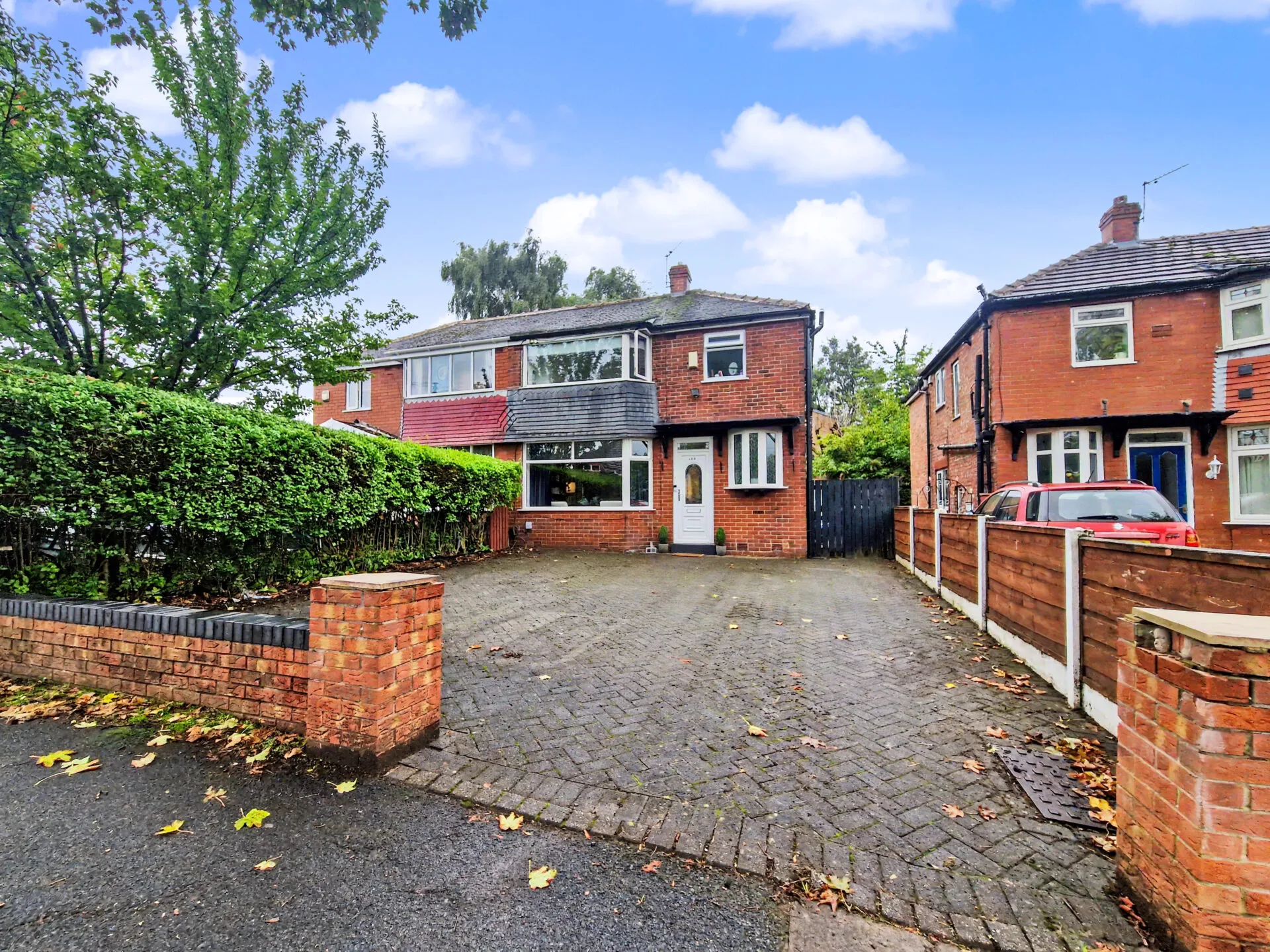 Flat Thatch Leach Lane in Whitefield