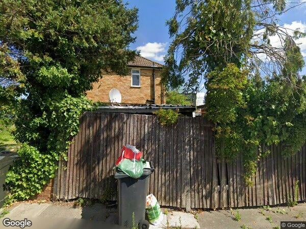 Flat Oak Way in Greater London