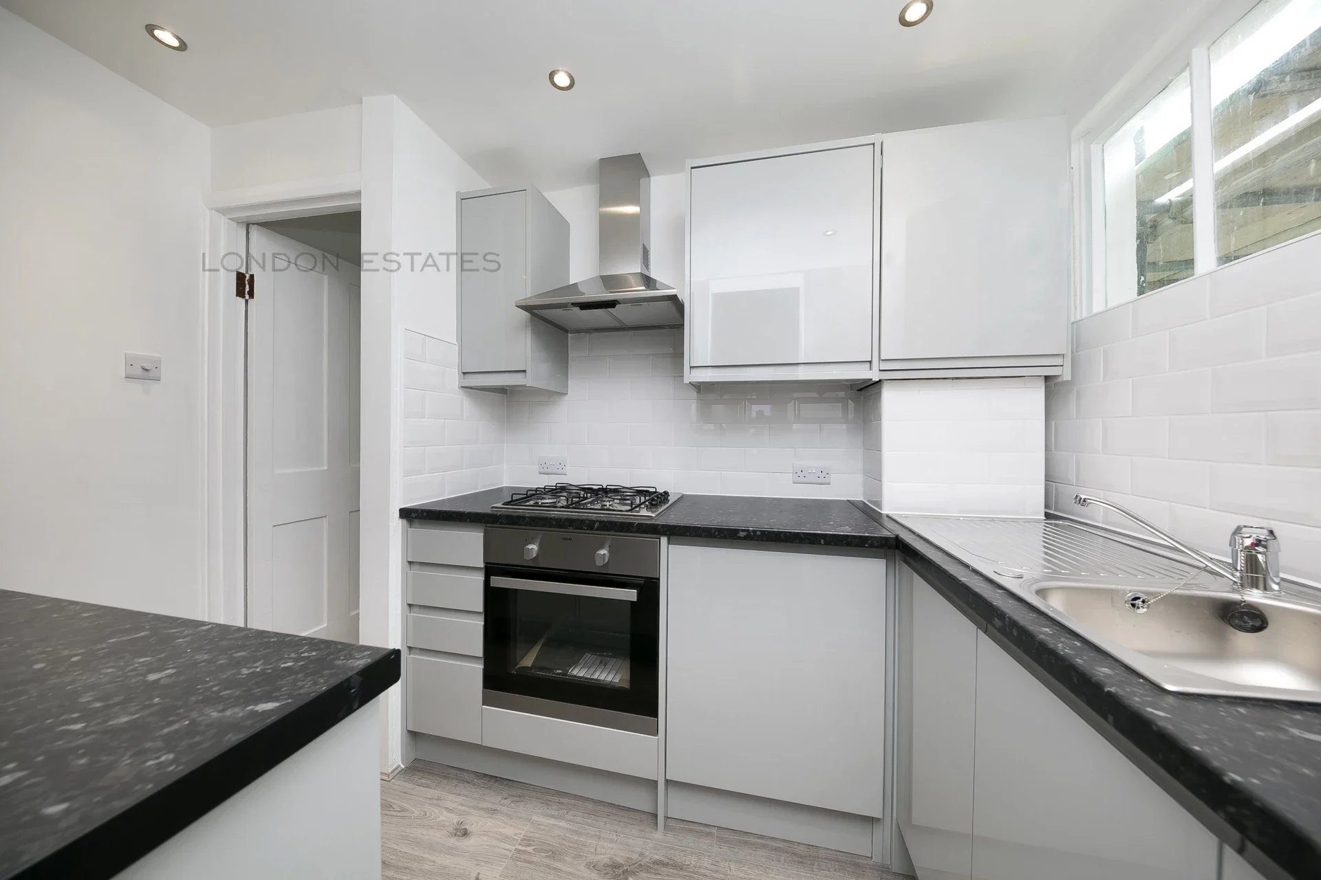 Flat Disbrowe Road in Greater London