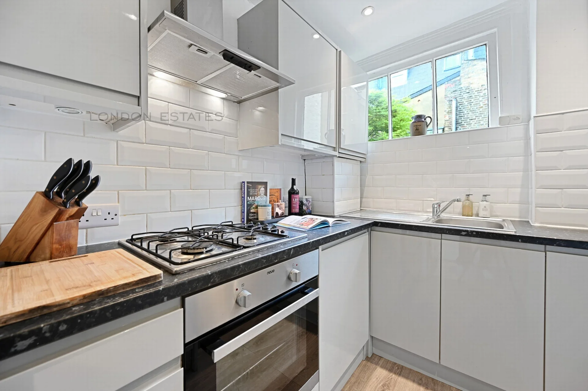 Flat Disbrowe Road in Greater London