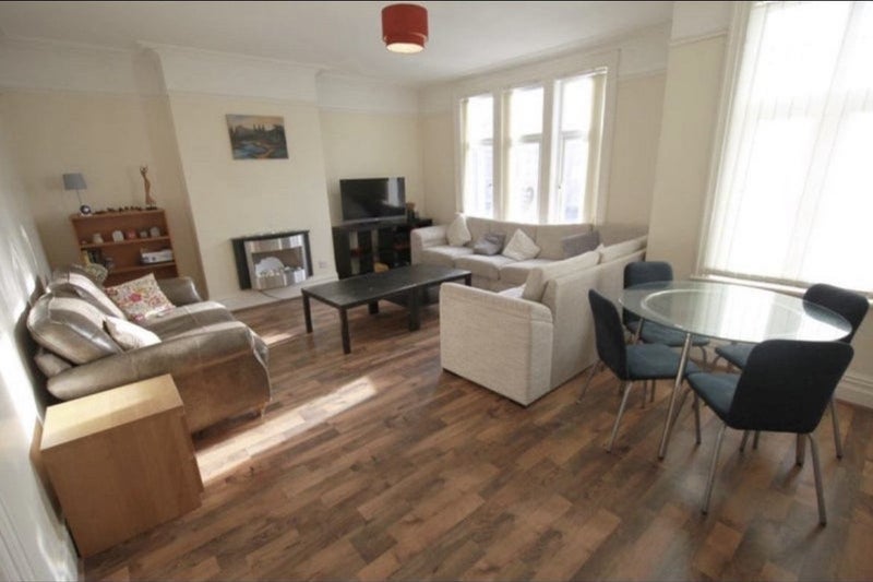 Room Aigburth Road in Liverpool