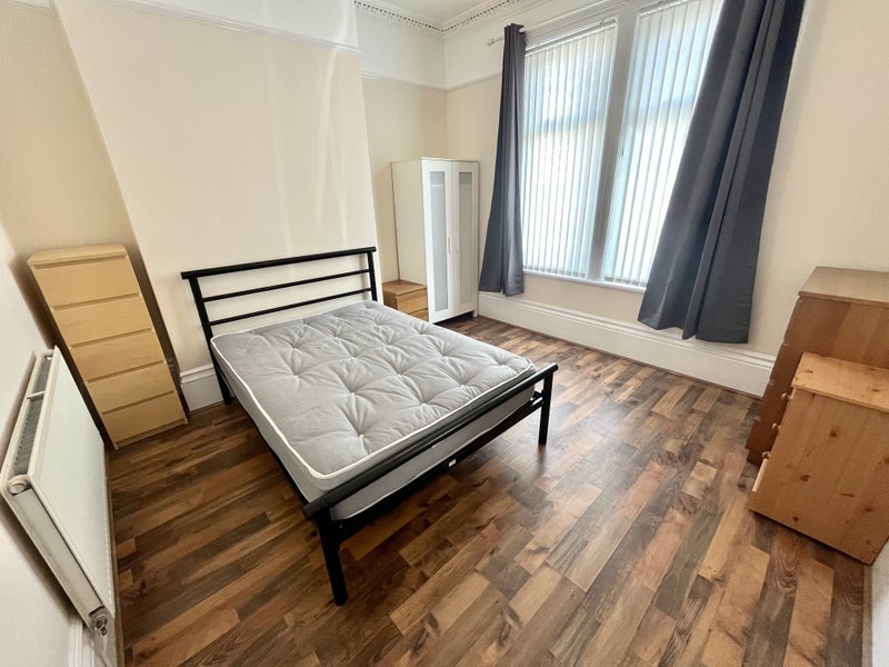 Room Aigburth Road in Liverpool