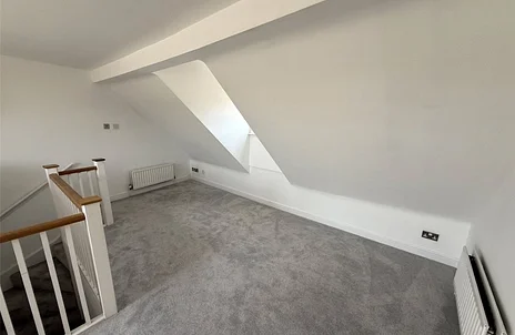Flat Easton Street in High Wycombe