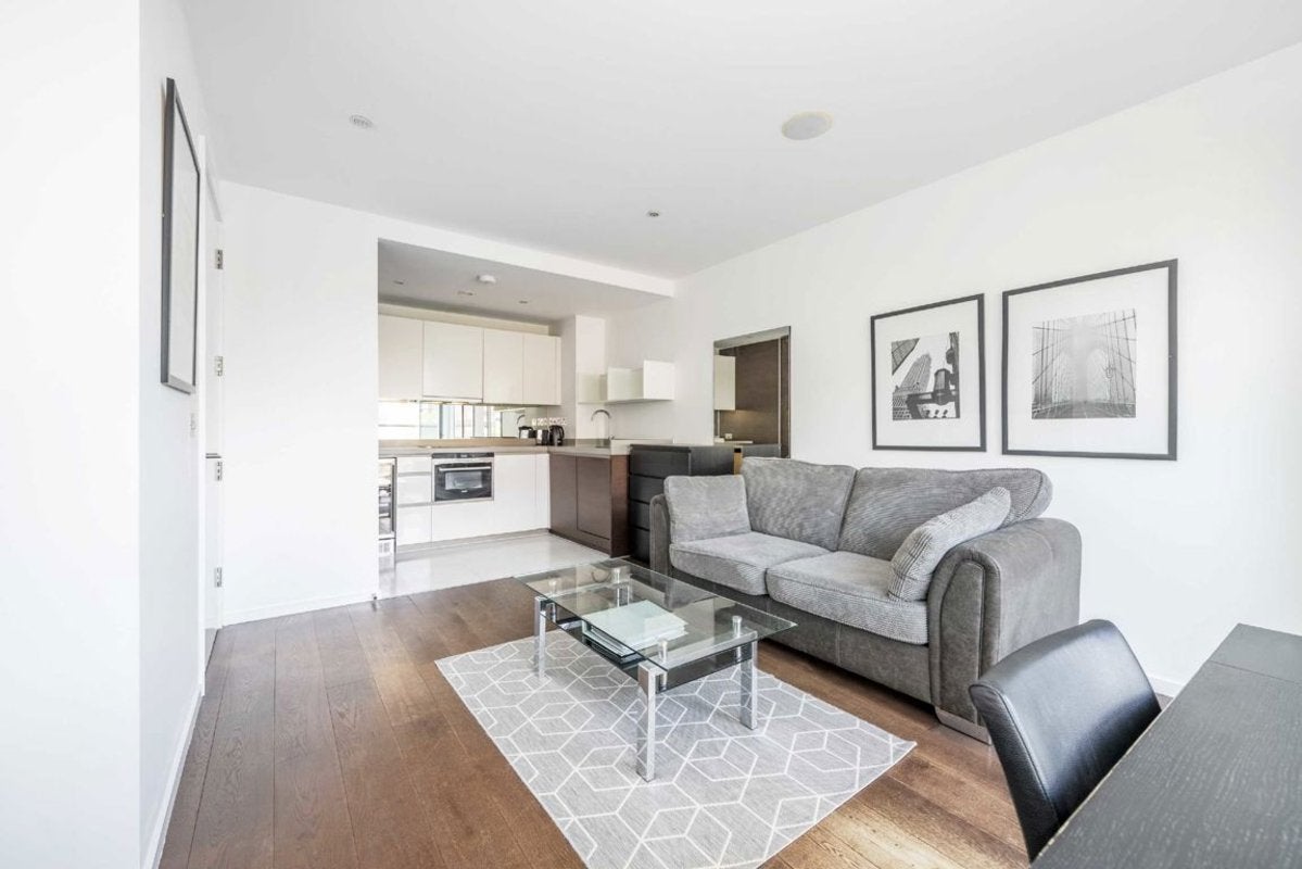 Flat Alexia Square in Greater London
