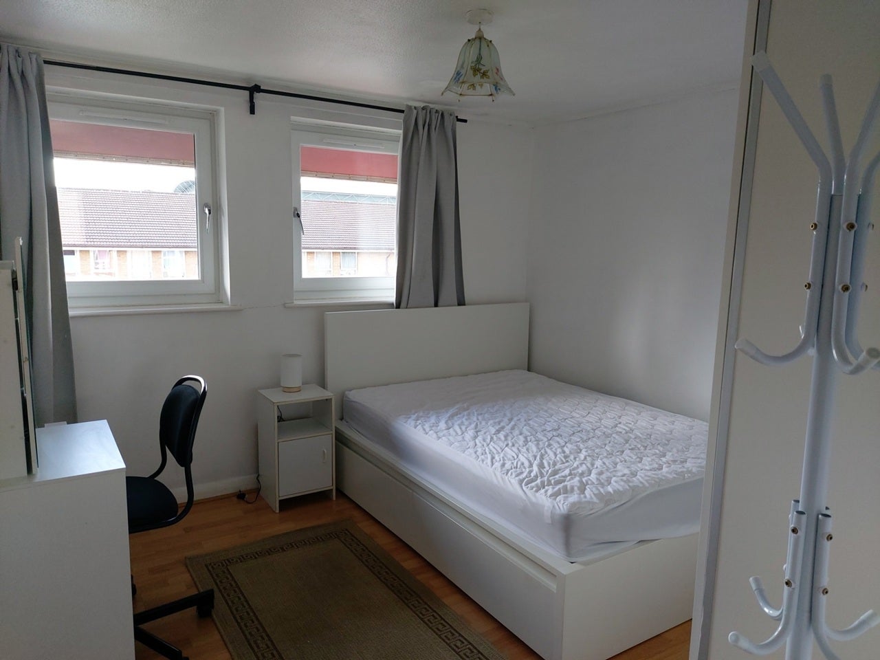 Flat Gerards Close in Greater London