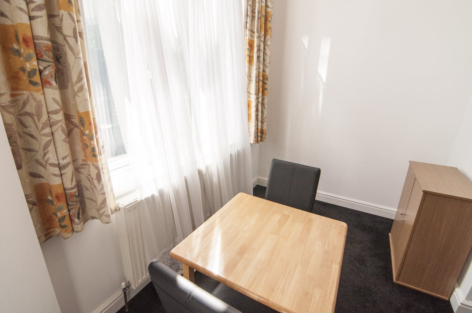 Room Camden Road in Greater London