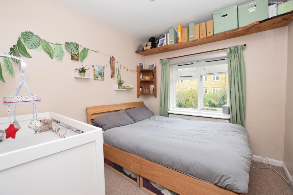 Flat Maude Road in Greater London